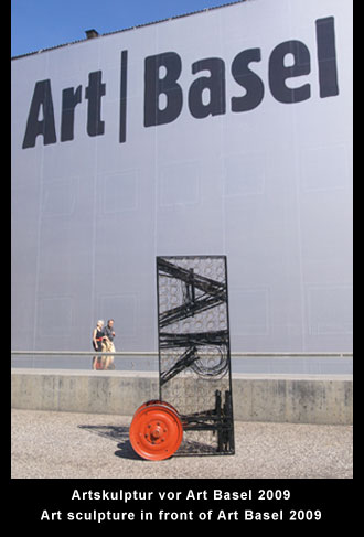 Artskulptur vor Art Basel 2009 / Art sculpture in front of Art Basel 2009